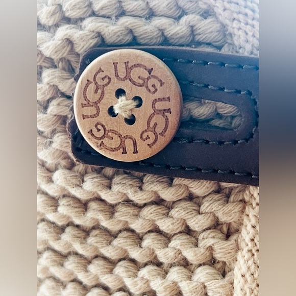 UGG Boot EUC Size 10-11 worn once LIKE NEW no tags - Picture 5 of 16